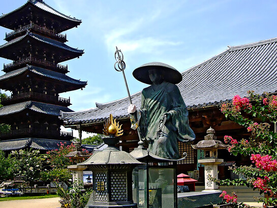 Bronze statue of Kūkai in front of Motoyama-ji’s Main Hall in Mitoyo, Kagawa Prefecture, Japan