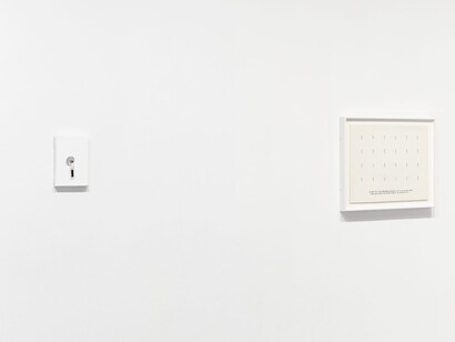 Liliana Porter and Douglas Huebler, exhibition view. Courtesy of Krakow Witkin Gallery