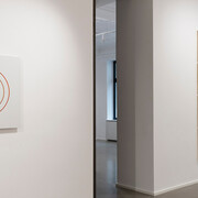 Winston Roeth, Split decision, ausstellungsansicht. Mit freundlicher genehmigung der Galerie Christian Lethert