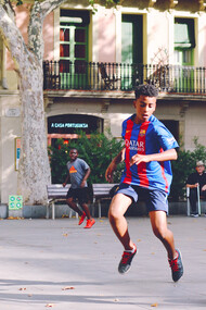 Bambini che giocano a pallone