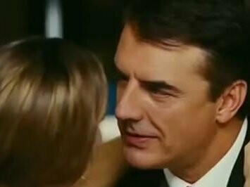 Os episódios nos mostram que não tem problema nenhum ser solteira aos 30 e tantos anos, e que podemos dedicar tempo a nós mesmas e não somente em ficar atrás de um homem para casar e ter filhos. Sim, a Charlotte, principalmente, tem esse grande objetivo, mas ela ainda aproveita e se diverte muito antes de alcançá-lo



