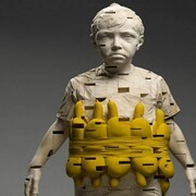 Gehard Demetz, “My Shadow Can Walk on Water”, 2012, legno di tiglio e colore acrilico, 168 x 52 x 32 cm