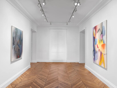 Emmi Whitehorse, exhibition view. Courtesy of White Cube