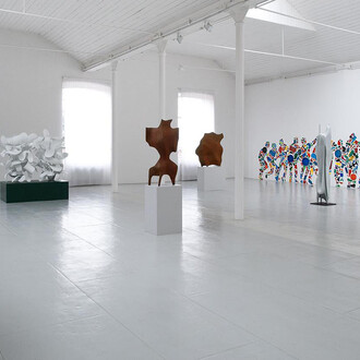 Tony Cragg, Ge(schichte), exhibition view. Courtesy of Galleria Tucci Russo 