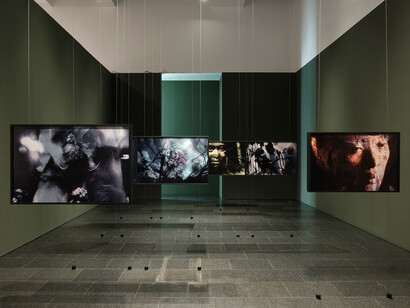 Like a dance of starlings, exhibition view. Courtesy of MACBA