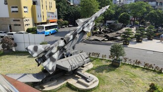 Once a symbol of dominance from the skies, the B-52 now stands silent, prompting questions about power, memory, and the cost of conflict © Photo by Daniel Gauss