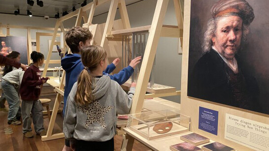 Rembrandts masterclass, vue de l'exposition. Avec l'aimable autorisation du Museum Het Rembrandthuis