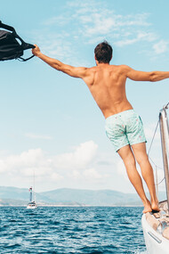 Plaisir au travail. Nous voyons un nombre croissant de consultants auto-proclamés qui promettent la richesse facile grâce à leur méthode révolutionnaire