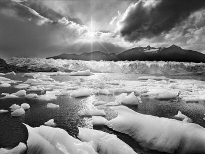 Sebastião Salgado, Il ghiacciaio Perito Moreno, campo de hielo, Patagonia, Argentina, 2007. Per gentile concessione del Mart