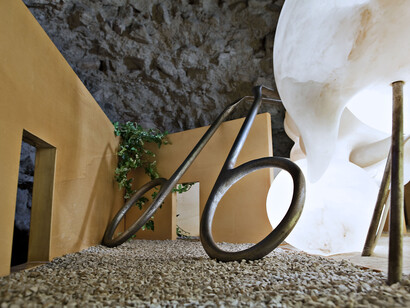 Chen Zhen, Zen garden (2), 2000. Courtesy of Galleria Continua. Photo by Ela Bialkowska