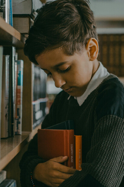 Biblioteca escolar: de espaço rígido e silencioso a ambiente vibrante e colaborativo para leitura e aprendizado