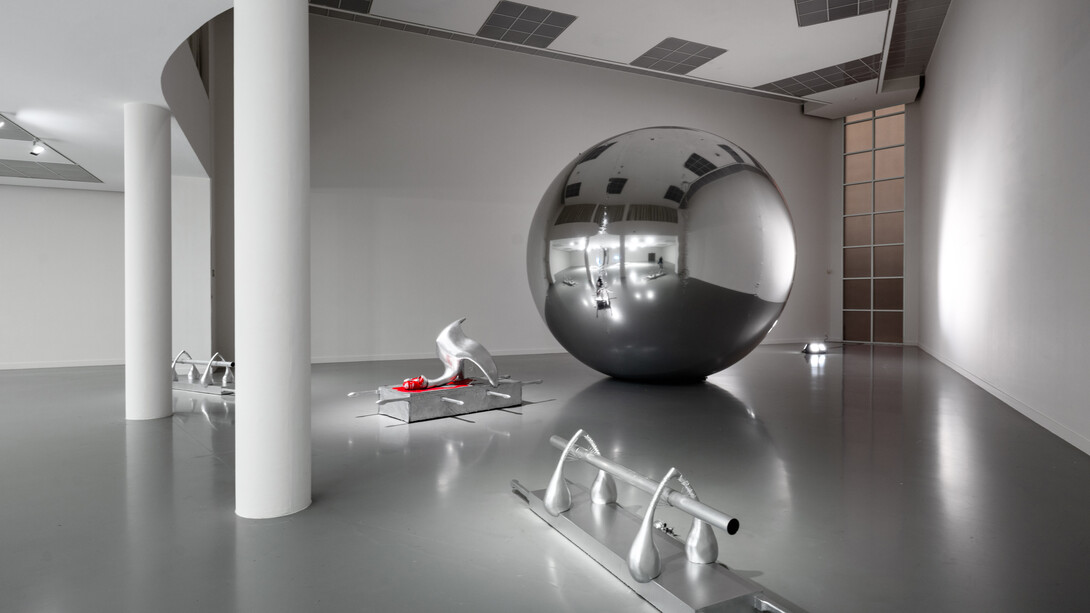 Stef Van Looveren, Cosmic body. First incision, exhibition view. Courtesy of M HKA