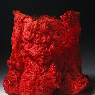 Kiyomi Iwata. Rojo Dos, 2003
organza de seda, refuerzo