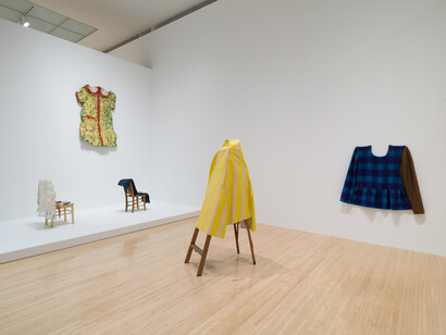 Installation view of Fictions of display, June 29, 2025–January 4, 2026 at MOCA Grand
Avenue. Courtesy of the Museum of Contemporary Art (MOCA). Photo by Jeff McLane
