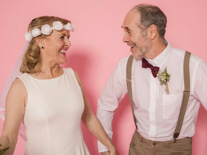 Amar durante décadas es descubrir que la historia personal ya no se escribe en singular, sino en un nosotros que atraviesa el tiempo