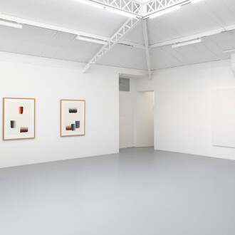 Lee Ufan, Response, vue de l'exposition. Avec l'aimable autorisation de la galerie Kamel Mennour