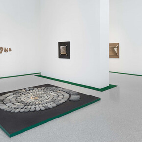 Mary Bauermeister, St.one-d, exhibition view. Courtesy of Michael Rosenfeld Gallery 