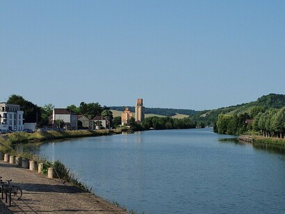 Ce paysage est de l'Yonne en amont de Sens, France