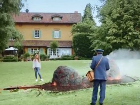 Nonostante le critiche, lo spot vinse premi pubblicitari e divenne un caso di studio di marketing non convenzionale