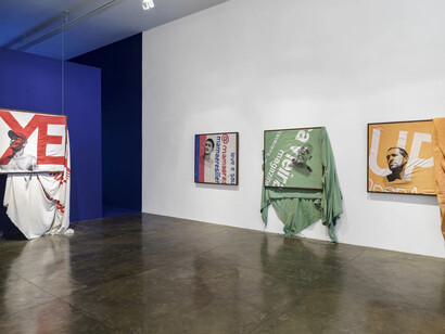 Jonathas de Andrade, Permanência relâmpago, vista da exposição. Cortesia da Galeria Nara Roesler