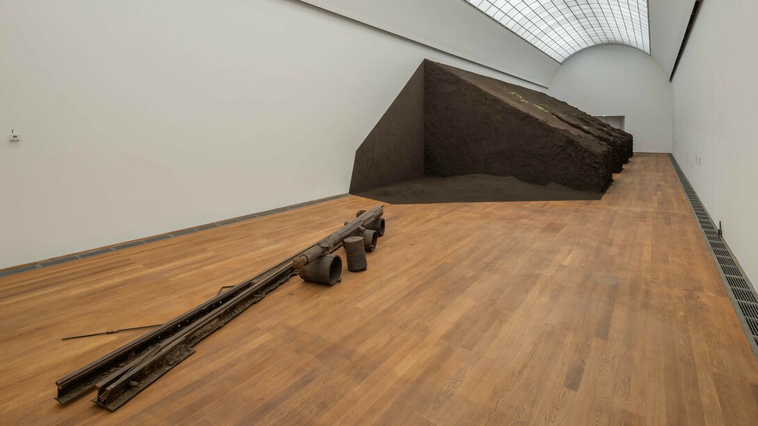 Delcy Morelos, Madre, exhibition view. Courtesy of Hamburger Bahnhof
