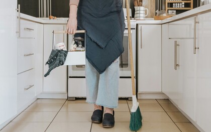 Kiyomeru significa "purificare" ed è una pratica giapponese che trasforma la pulizia quotidiana in un atto meditativo, in cui si purifica sia l’ambiente che la mente