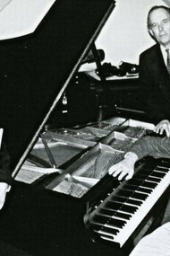 Il trio Eddie Higgins: Eddie Higgins al piano, Kevin Eubanks alla chitarra, Rufus Reid al contrabbasso