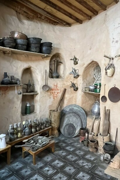 Misfat Al Abriyeen, a picturesque mountain village in the Wilayah of Al Hamra, Oman, sits at 900 meters (3,000 feet) within the rugged landscape of the Western Hajar Mountains
