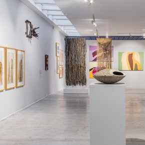 Varios artistas, La avanzada femenina, vista de exhibición. Cortesía de Galería La Cometa 