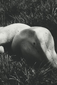 Barry Flanagan, Untitled (carving no. 1 83), 1983, travertine (Tuscany), 71.8 x 151.1 x 78 cm, © The Estate of Barry Flanagan, 2015