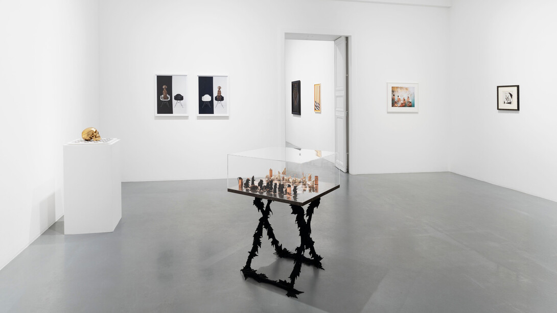 Various artists, Un siècle d'échecs, exhibition view. Courtesy of Perrotin 