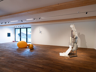 Various artists, Heavy hitters, exhibition view. Courtesy of Travesía Cuatro Gallery