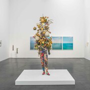 Varios artistas, Ciudad en el jardín: arte y activismo cuir en Chicago, vista de exhibición. Cortesía del MCA Chicago