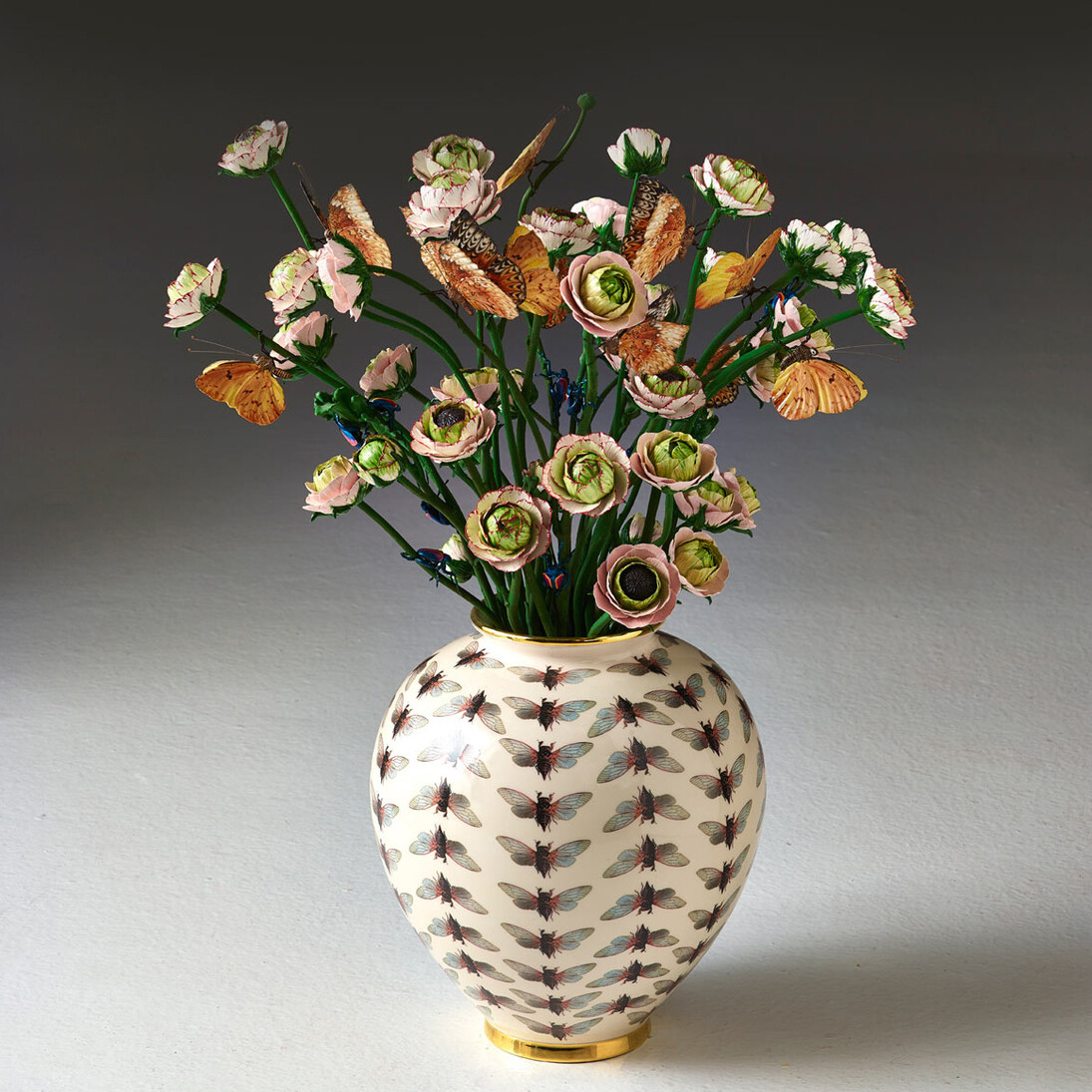 Bertozzi & Casoni, Vaso con mazzo di fiori, 2014, ceramica policroma, 69 x 47 x 39 cm