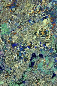 Imágenes de la Tierra desde el espacio se unen a la moda esta semana con la revista Vogue presentando la exposición "Fragilidad y Belleza" en Milán, 28.08.2016, Italia. Imágenes satelitales, en, la edición italiana en línea de Vogue, destacan cómo la exposición crea un vínculo entre la investigación científica, la tecnología espacial y el arte, centrándose en el tema del cambio climático y el desarrollo sostenible