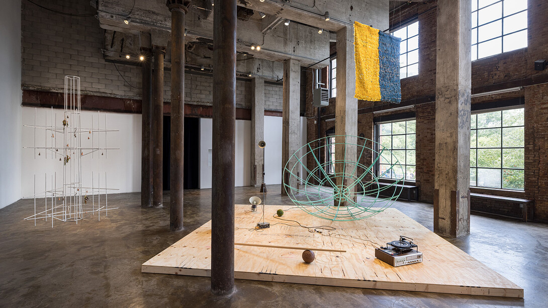 Armando Guadalupe Cortés, Dead parrot radio, exhibition view. Courtesy of Smack Mellon