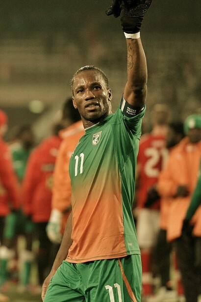 Didier Drogba jugando con la selección de Costa de Marfil durante un amistoso contra la selección de Austria, 2012