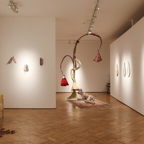Noushin Redjaian, Tree of life, exhibition view. Courtesy of Galerie Ernst Hilger. Photo by © Katharina Schiffl