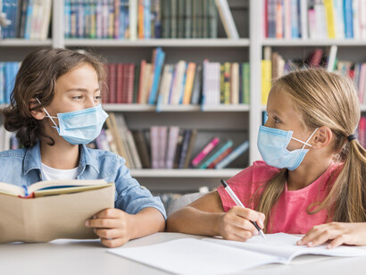 La articulación entre educación y salud permite sostener la identidad del niño como sujeto de derechos y de aprendizaje, más allá de su condición de paciente