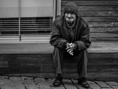 Là où l’abondance est invisible pour certains, le manque est permanent pour d’autres