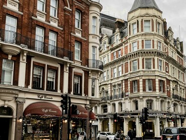 Fleet Street in London, United Kingdom, is renowned for its deep ties to journalism and literature, a historic street where centuries of stories, news, and cultural movements first took shape