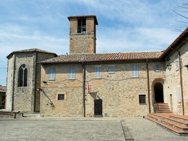 Il comune è noto per il suo centro storico ben conservato, caratterizzato da mura antiche, vicoli in pietra e scorci panoramici. Montone, Umbria, Italia
