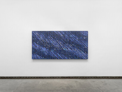 Ding Yi, Vues d'installation, Constellations, Galerie Karsten Greve Paris, 2025. Photo de Nicolas Brasseur