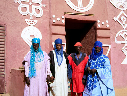 La diversité des acteurs, unis dans une vision identique, symbolise l’appropriation populaire de la SNEDD. Le développement durable s’enracine dans la solidarité et le partage des savoirs locaux
