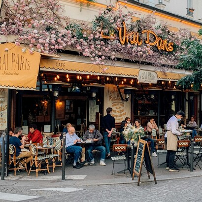 Nella capitale francese Sciascia trovò un ambiente affine al suo spirito illuminista, razionale e laico