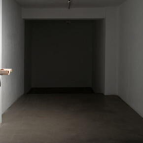 Babak Golkar, Sound objects; unsound time, vista de exhibición. Cortesía de la Galería Sabrina Amrani 