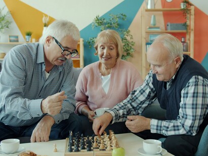 È una risposta contemporanea al bisogno di socialità, sicurezza e qualità della vita nelle città e nei piccoli centri