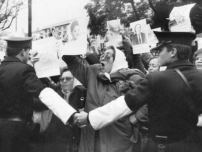 Desde las rondas en la Plaza de Mayo, las Madres y las Abuelas transformaron el dolor por sus hijos y nietos desaparecidos en una lucha histórica por la memoria y la justicia