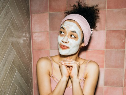 Levando em consideração que saiba quais as especificações, tenha em mente que nem tudo deve funcionar para você, independente da tendência do momento e dos resultados que outras pessoas estejam tendo na pele delas. O que viraliza nem sempre funciona para todos, e já há relatos de pessoas nas redes mostrando efeitos "reversos" em suas peles após usar um produto viral que não se adequava à pele e à rotina da pessoa