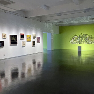 Anila Quayyum Agha, The unraveling, exhibition view. Courtesy of Sundaram Tagore Gallery